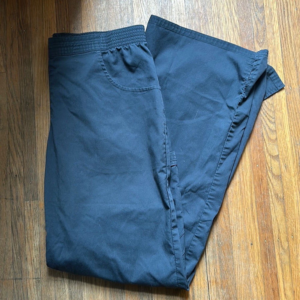 🌟SALE 3 for $12🌟 gray scrub pants